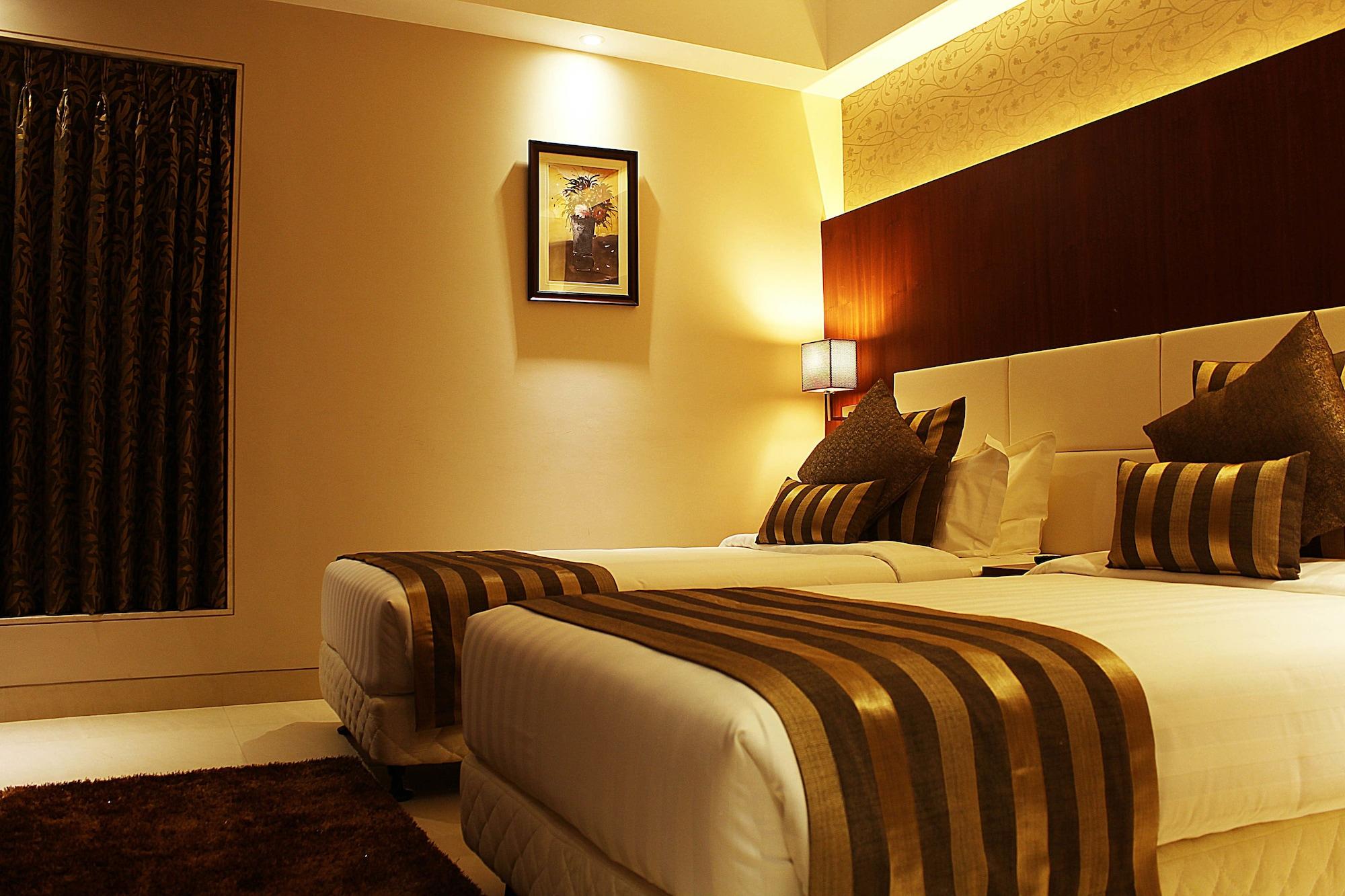 Hotel Celesta - Calcutta Extérieur photo