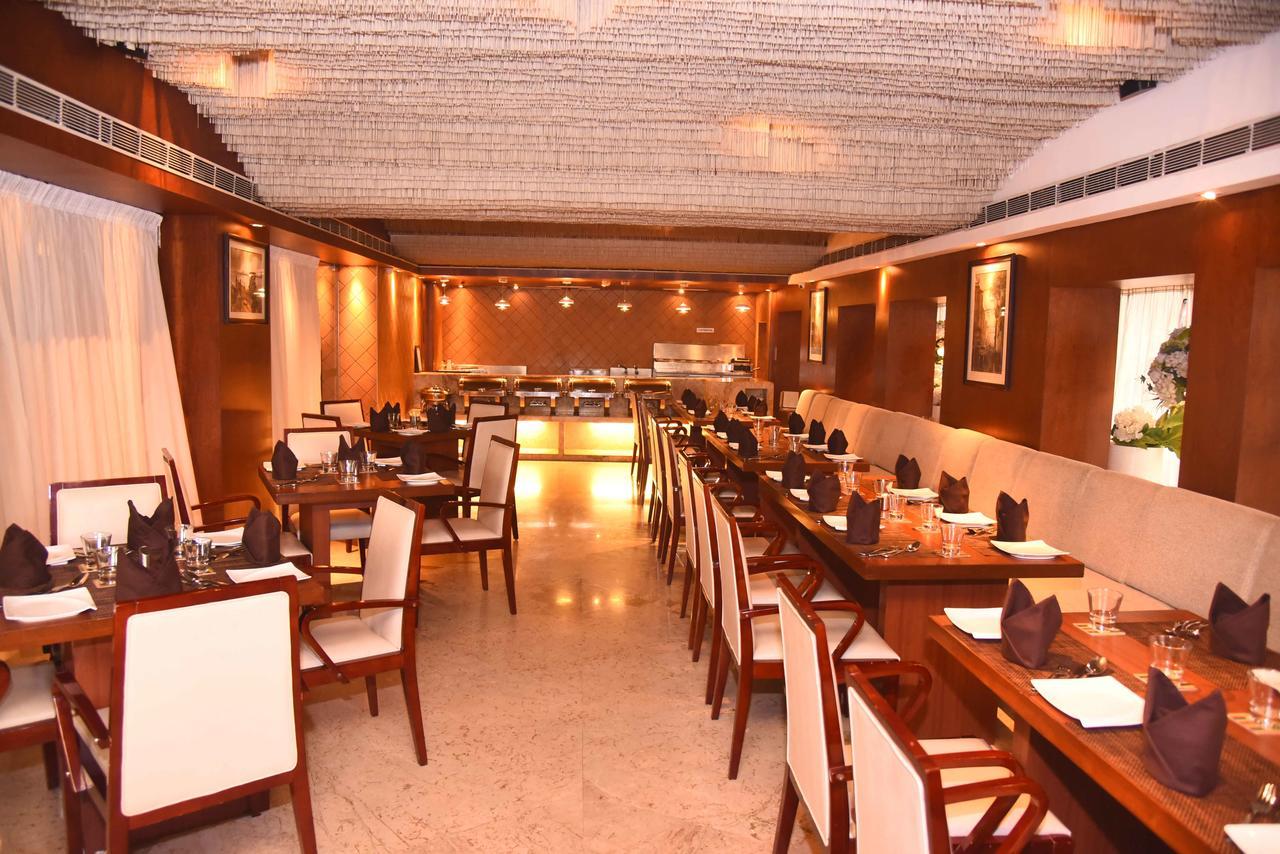 Hotel Celesta - Calcutta Extérieur photo