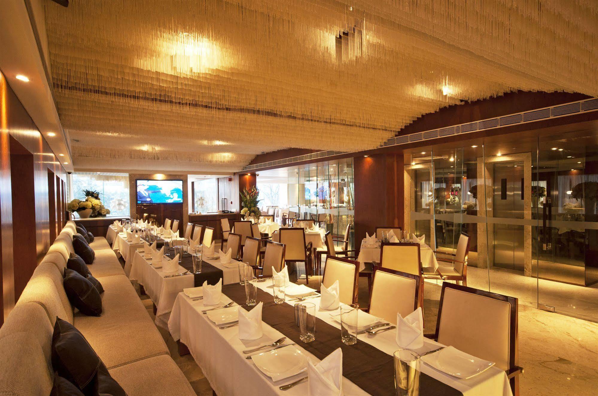 Hotel Celesta - Calcutta Extérieur photo