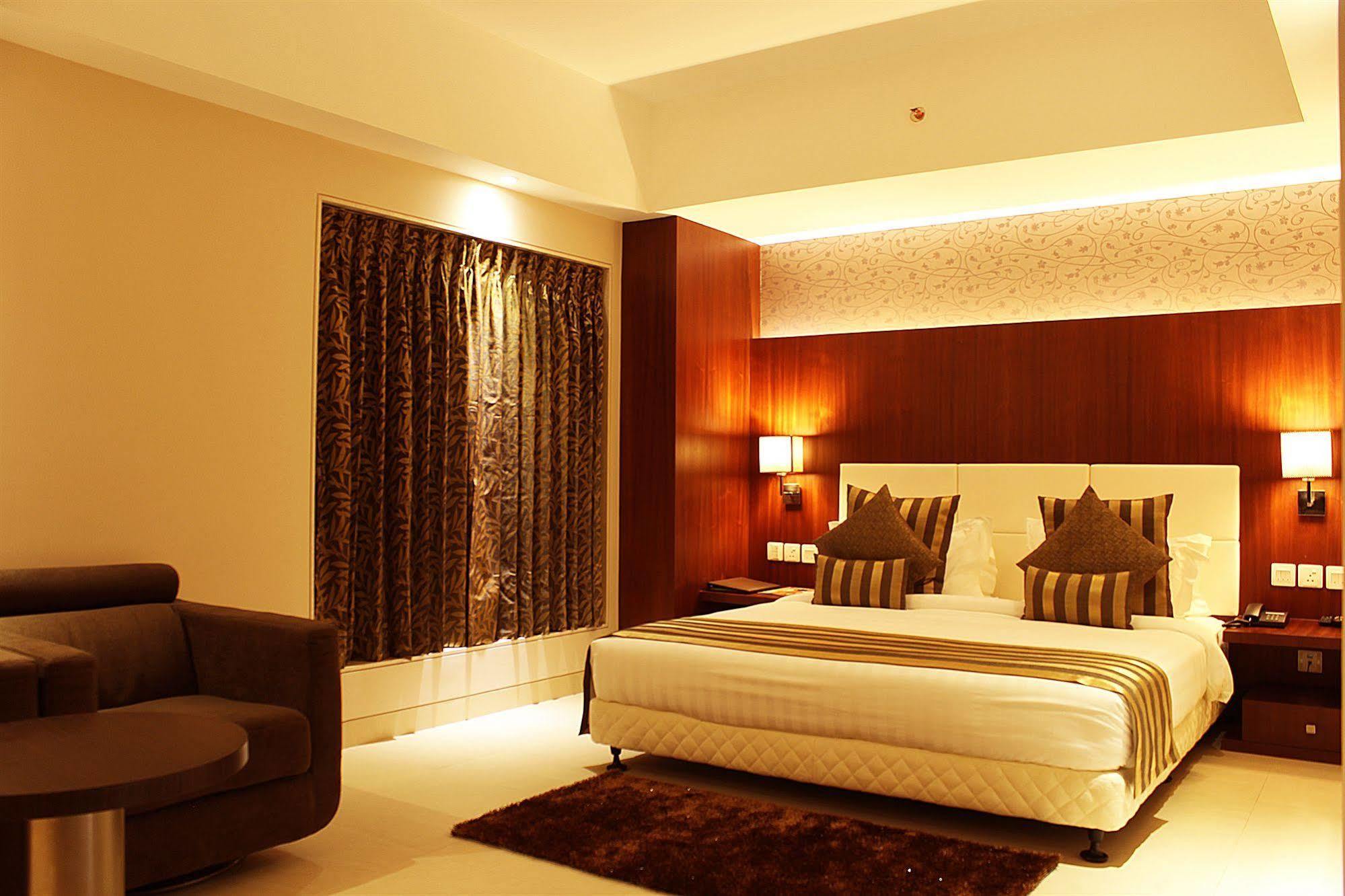 Hotel Celesta - Calcutta Extérieur photo